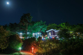 Taean Anmyeondo Geuttaegeu Pension